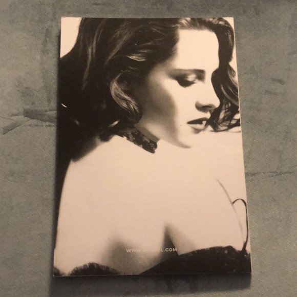 CHANEL MAGAZINE • EDITION 14 • FALL/WINTER 2016-2017 - Picture 4 of 17